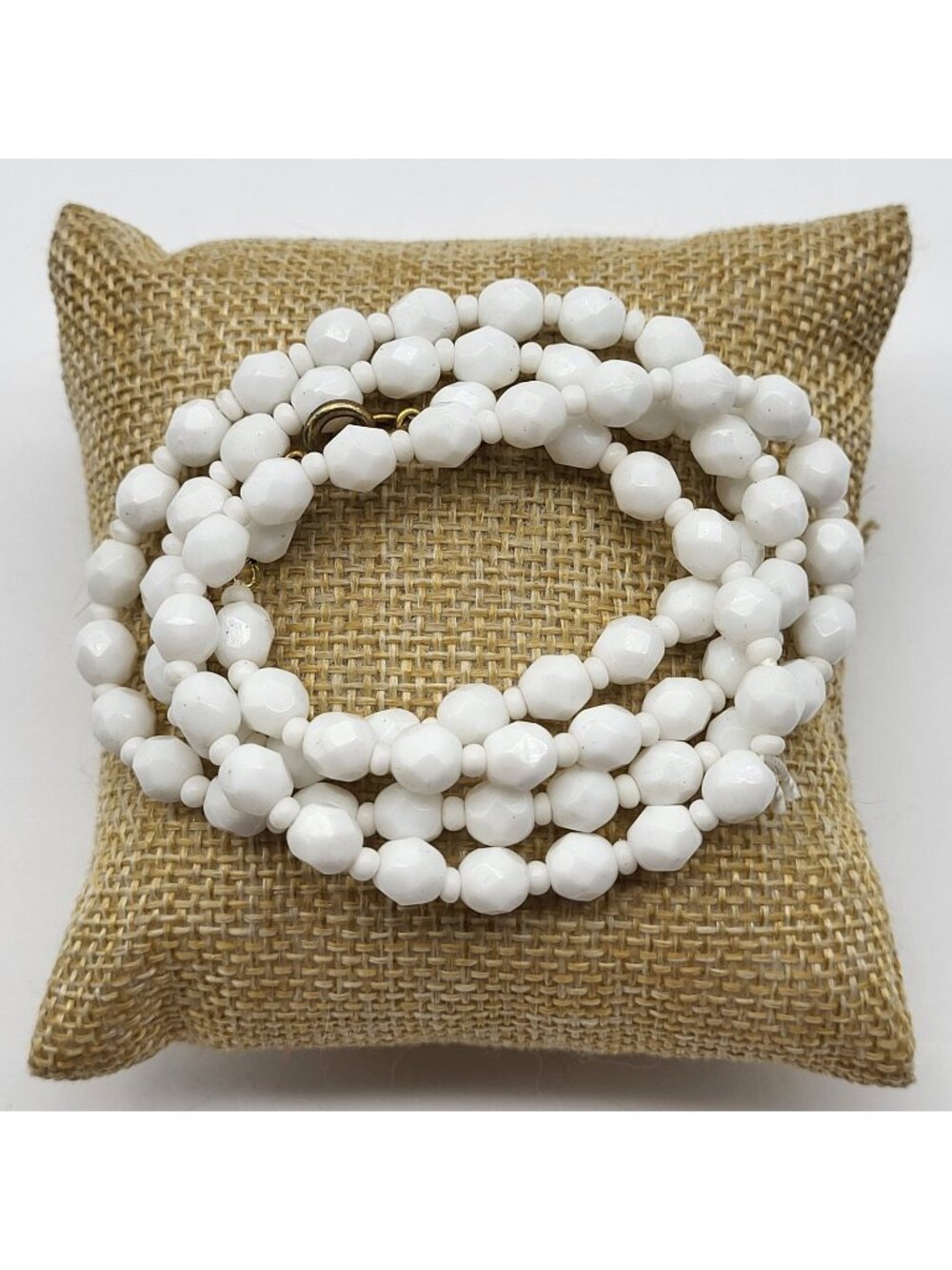 Lovely Vintage White Milk Glass Faceted Bead Necklace Bridal Elegance